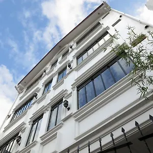 Makati Riverside Мини-отель