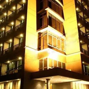 Hotel Herald Solana, Makati City
